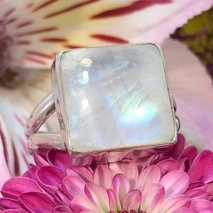 Moonstone Ring SIZE 9 Sterling Silver Jewelry